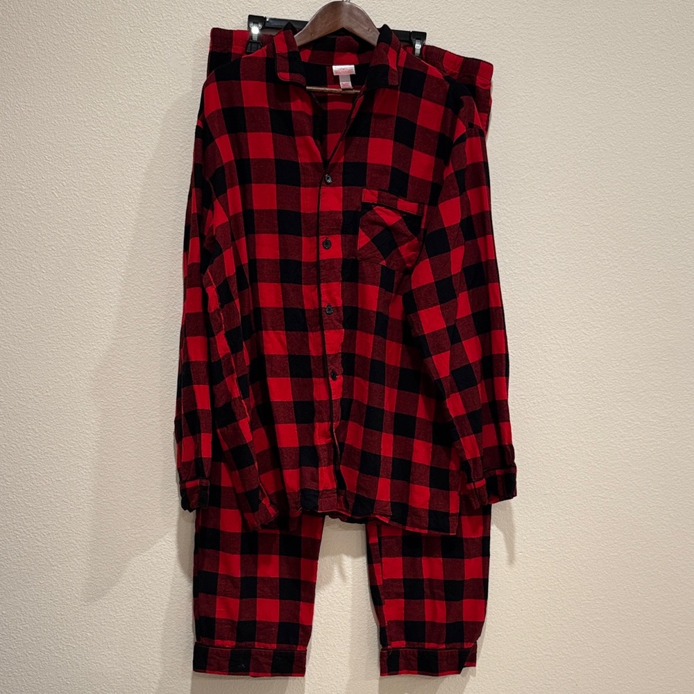 Wondershop Men's Red and Black Checkered Pajama Set